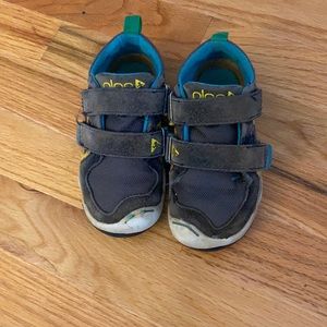 Toddler boy Plae shoes size 9